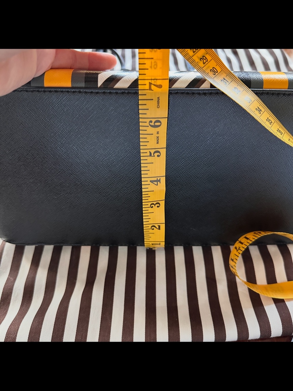 🌞Authentic Rare Henri Bendel Brown & Golden Patterned Tote / Handbag - Picture 6 of 14